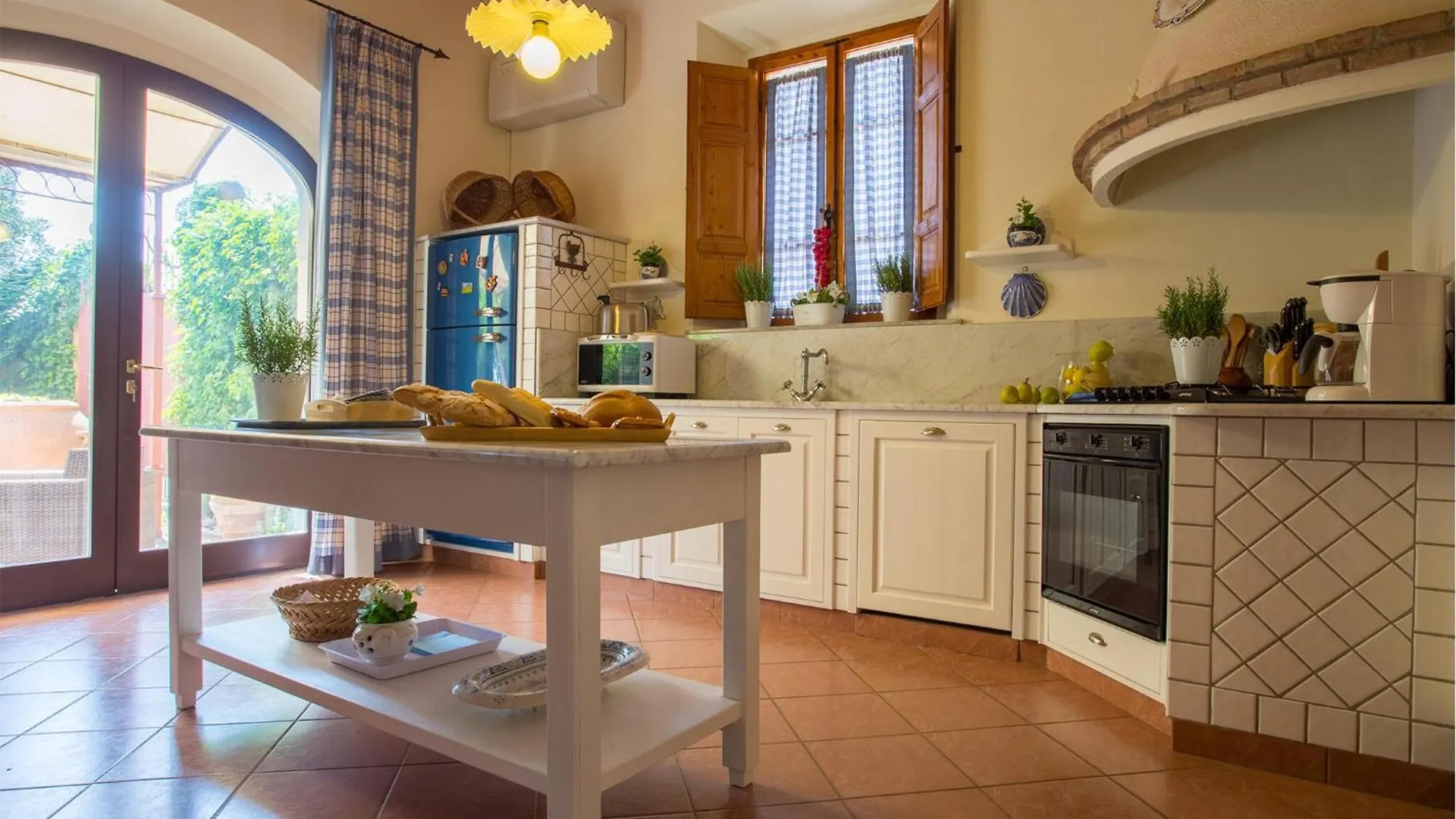 Gorgeous Home In Fabbrica With Jacuzzi Molino Mazzetti Hébergement de vacances