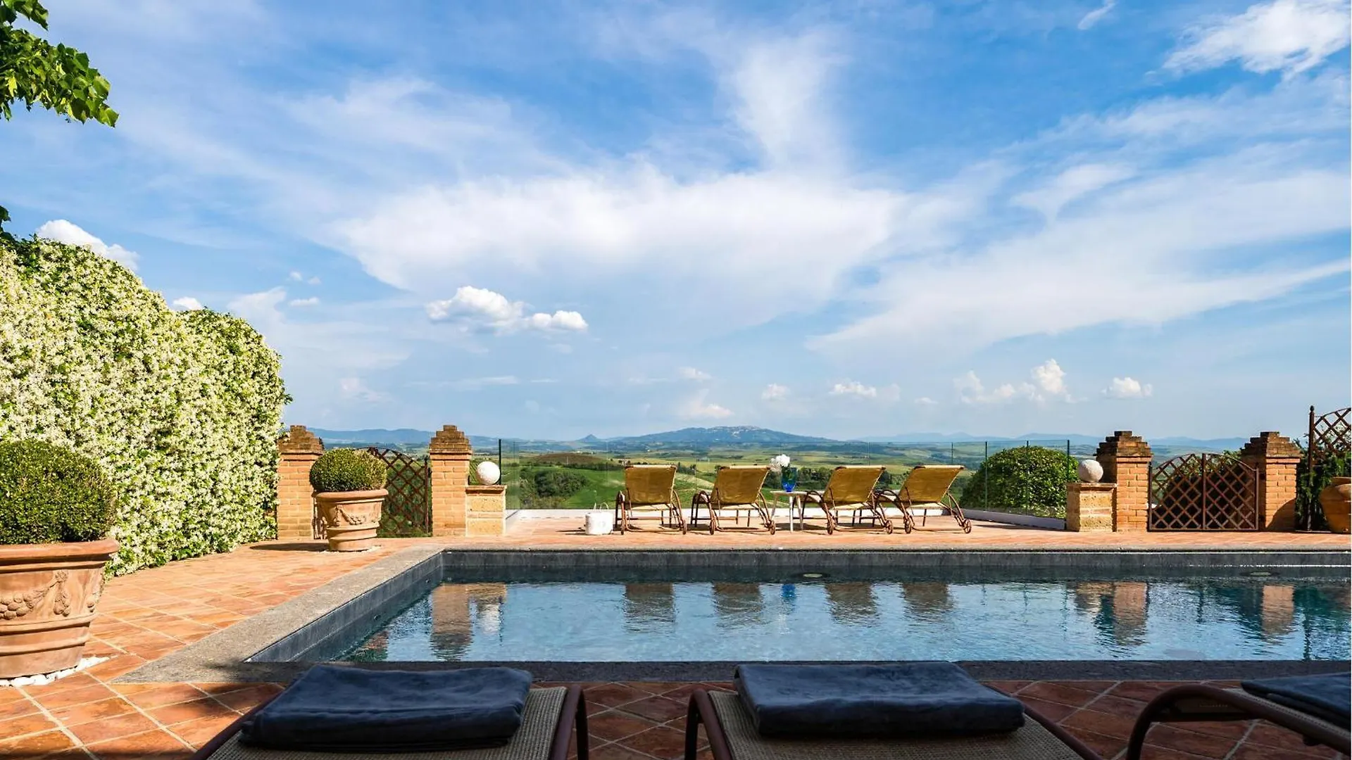 Gorgeous Home In Fabbrica With Jacuzzi Molino Mazzetti Hébergement de vacances